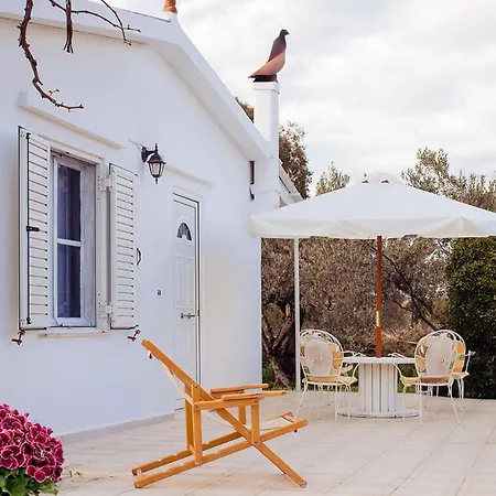 Entire House With Garden, 70M From The Beach. Galatas  Exterior photo