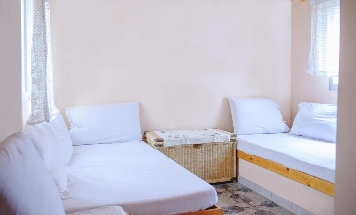Entire House With Garden, 70m From The Beach. Holiday home Galatas (Poros)